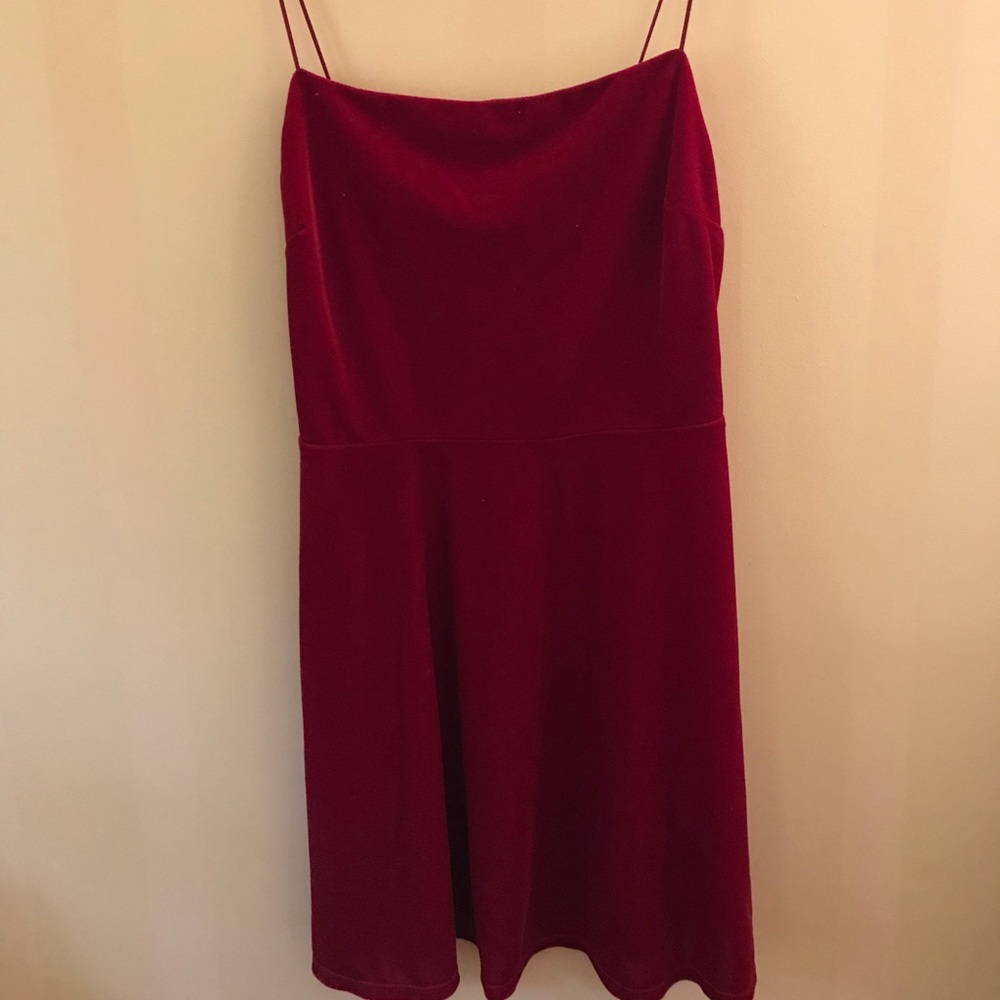 ✏️ BACK TO SCHOOL SALE! ✏️ Red Velvet UO Dress